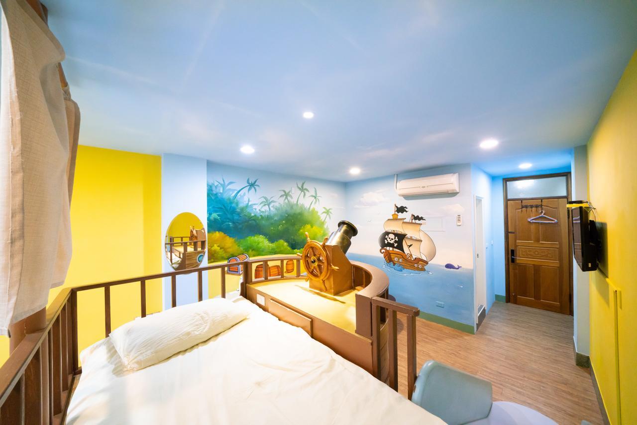 Fairytale House Bed & Breakfast ไถหนาน ภายนอก รูปภาพ