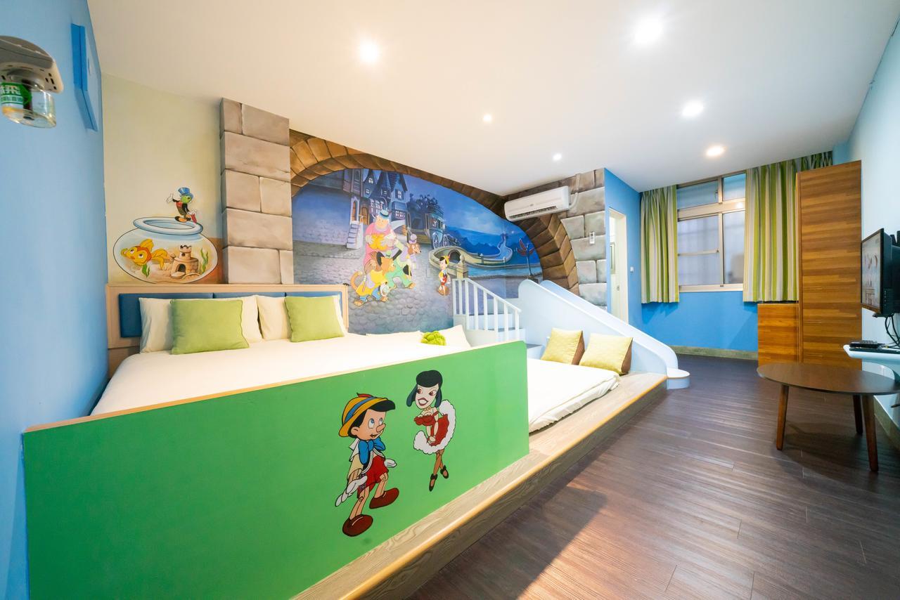 Fairytale House Bed & Breakfast ไถหนาน ภายนอก รูปภาพ