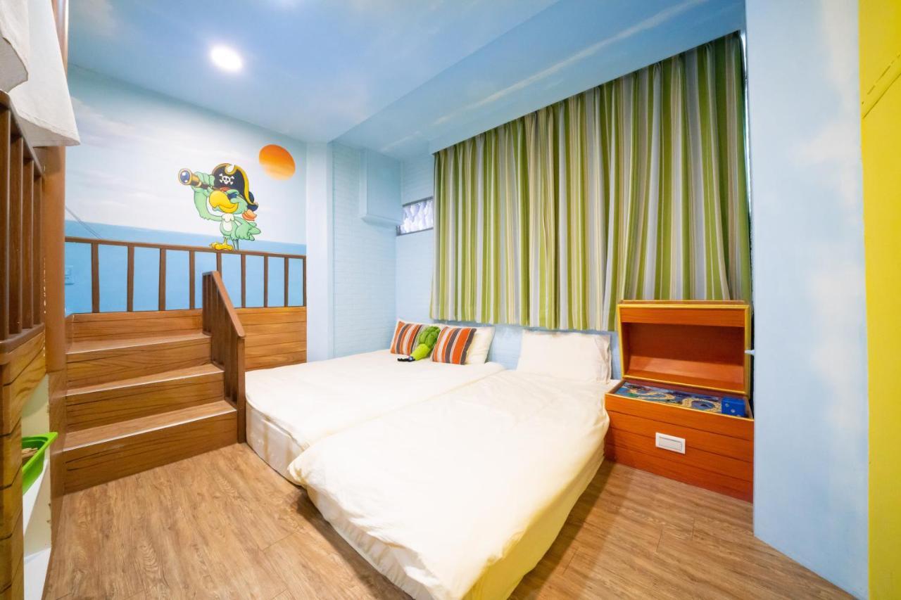 Fairytale House Bed & Breakfast ไถหนาน ภายนอก รูปภาพ
