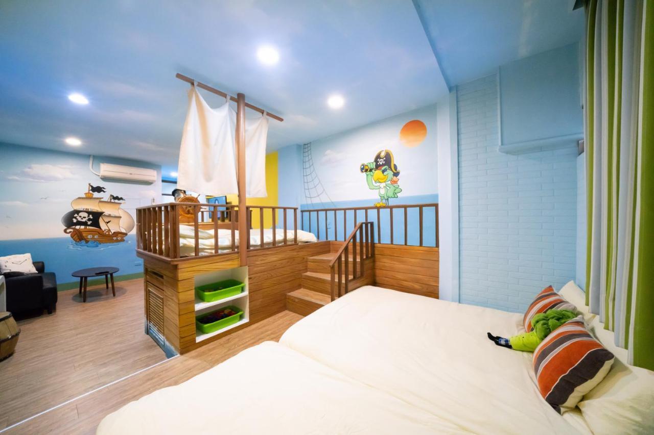 Fairytale House Bed & Breakfast ไถหนาน ภายนอก รูปภาพ
